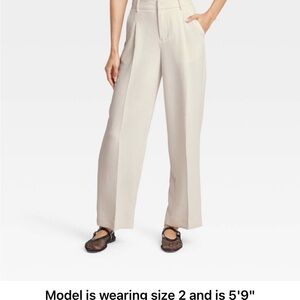 Women's off white straight leg Pants